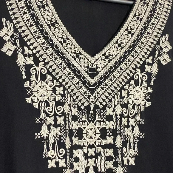 Chelsea and Theodore women black embroidered 3/4 bell sleeves whimsigoth blouse - Picture 7 of 13